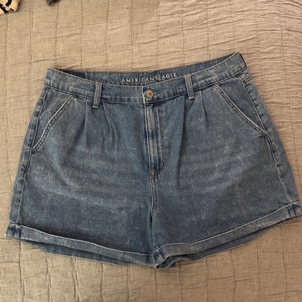 American Eagle Outfitters Classic Blue Denim Mom Shorts - Picture 2 of 5